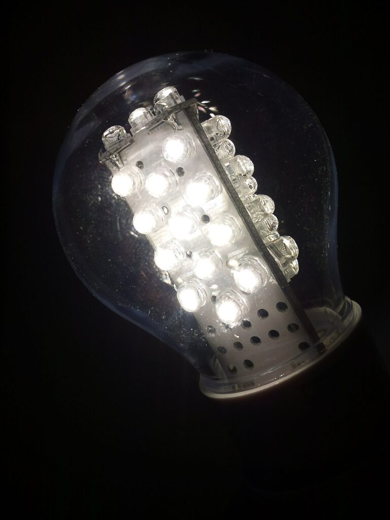 warm vs daylight bulbs