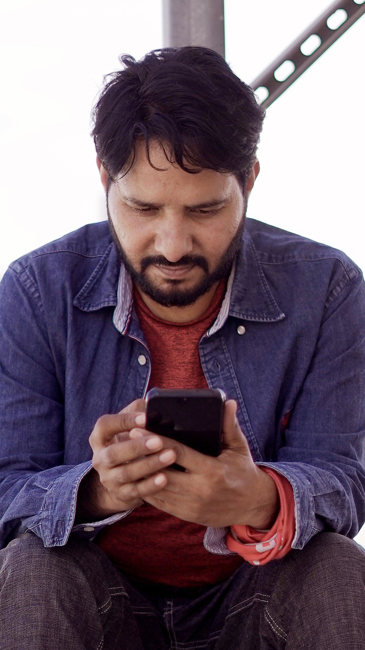 Sell Your Old Phone Safely Without Leaving Data Behind