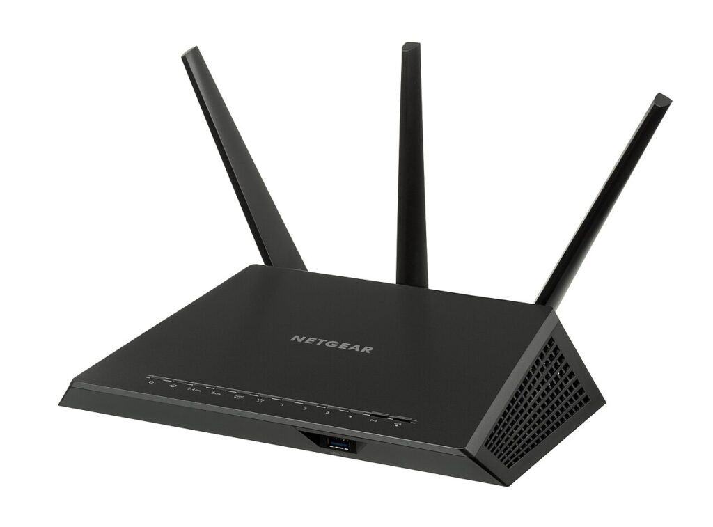 Home Wi-Fi router with antennas for improving home Wi-Fi speed